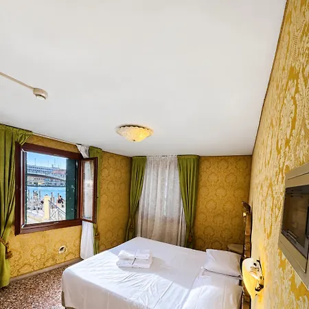 Canal Hotel Veneza